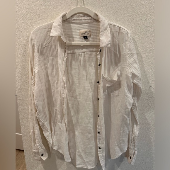 Universal Thread Button Up - Picture 1 of 5